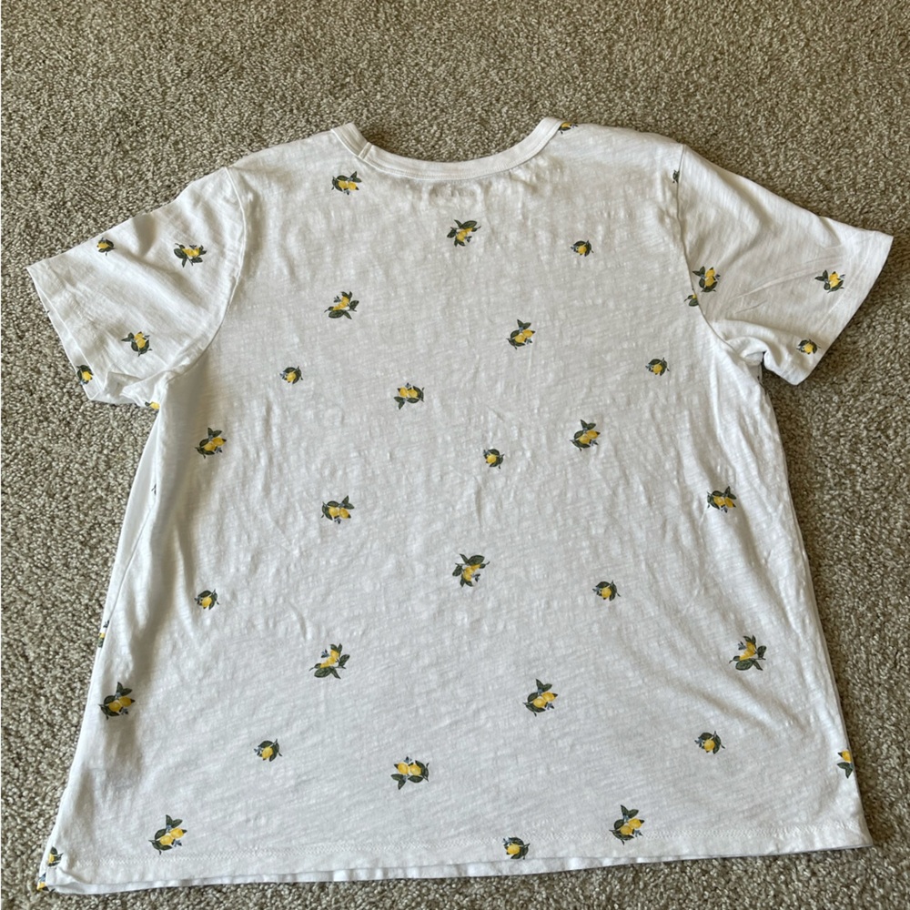 Old navy women’s white floral shirt large NWOT